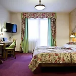 Helan Family & Hotel