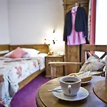 Helan Family & Hotel 4*