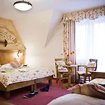 Hotel Helan Family & 4*