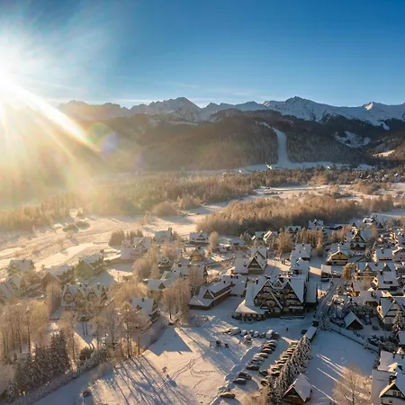 酒店 Helan Family & 4*