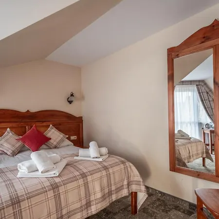 Helan Family & Hotel 3*