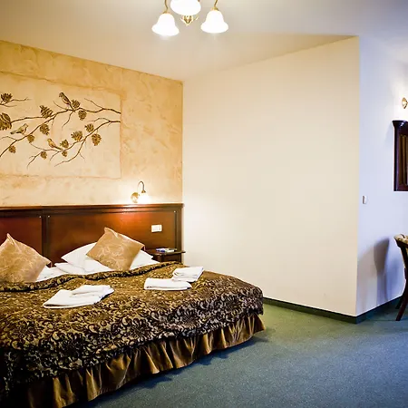 酒店 Helan Family &