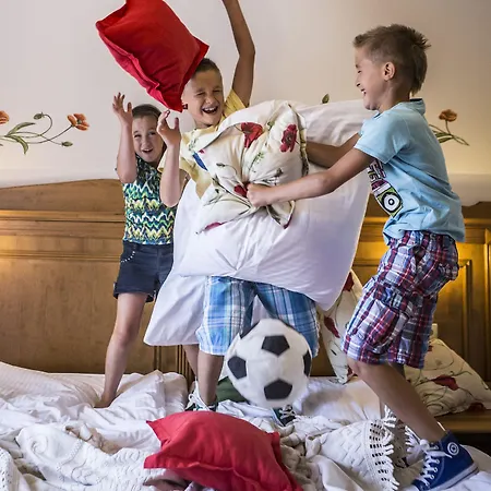 Helan Family & 酒店 扎科帕内