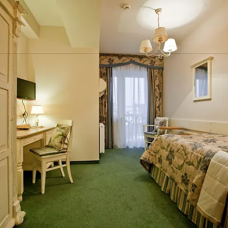 Helan Family & 4* 扎科帕内