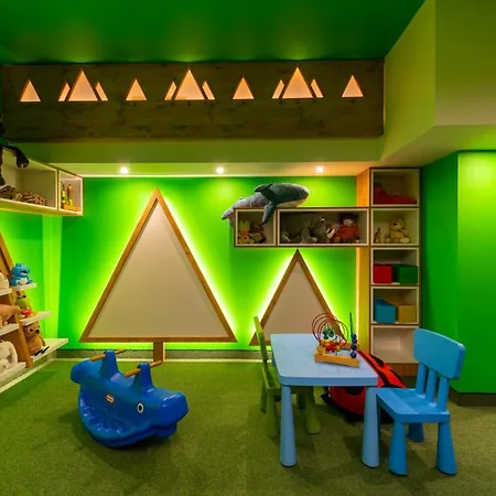 Hotel Helan Family &